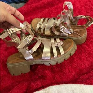 Women’s Metallic Rose Gold Gladiator Platform Sandals